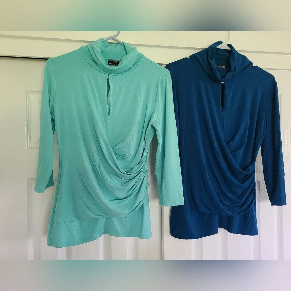 2 NY & Co long sleeve runched keyhole tops sz M - Picture 1 of 5